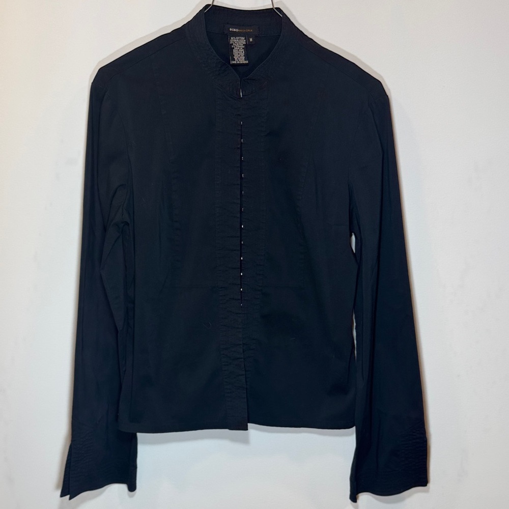 Women's Black Clasped Blouse